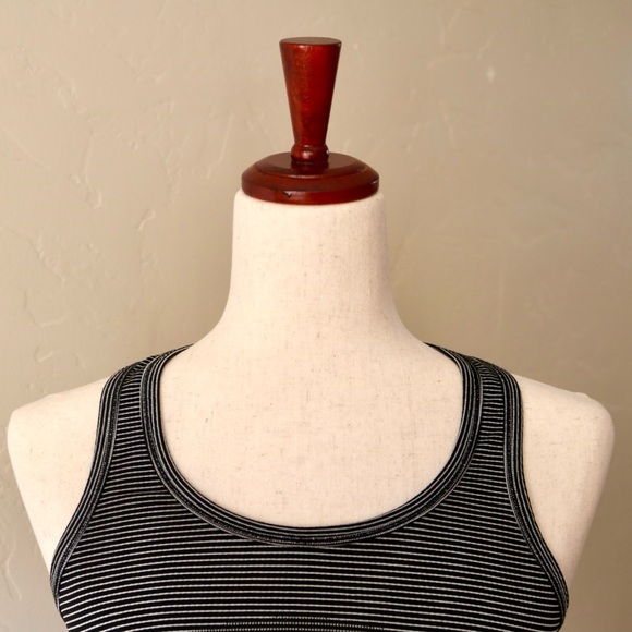 Lululemon Black & White Stripe Swiftly Tech Sleeveless Racerback Tank Top Size 4 - Picture 4 of 12